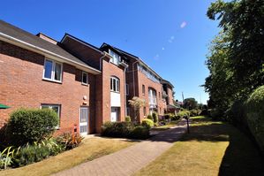 Bernard Court Communal Gardens- click for photo gallery